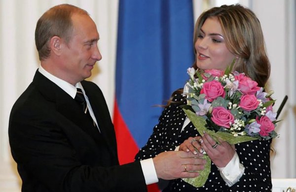 Kabayeva hamilədir - Putin depressiyaya düşüb