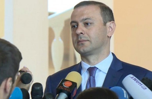 "ANKLAVLAR MÜZAKİRƏ MÖVZUSU DEYİL" - Armen Qriqoryan