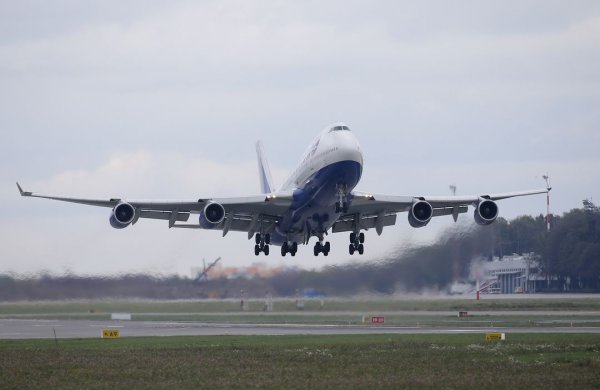 İsrail “Boeing 747”lərin uçuşuna qadağa qoydu