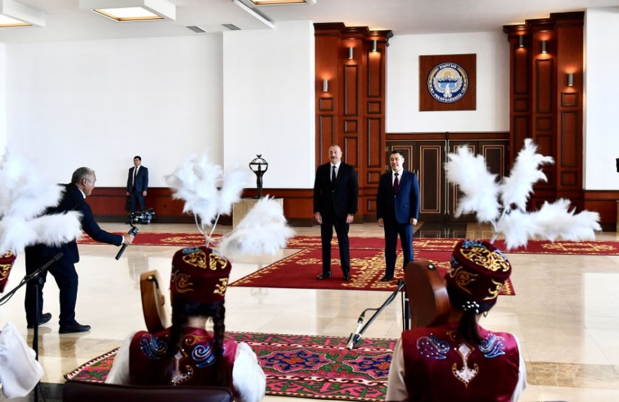 Prezident Bişkekdə “Ata-Beyit” kompleksini ziyarət etdi