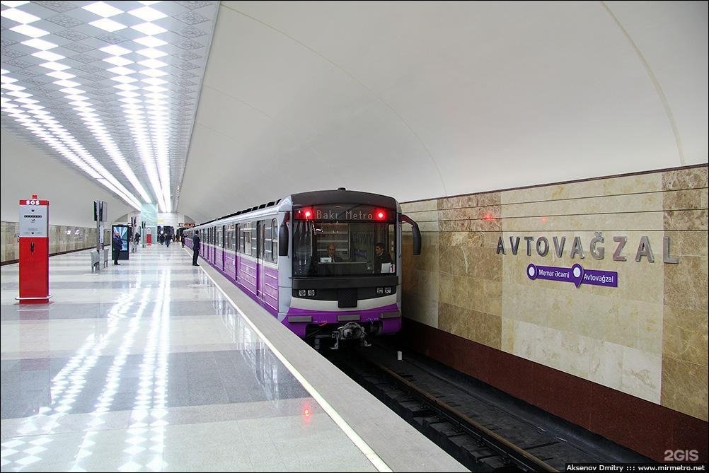 Metronun "Avtovağzal" stansiyası işıqsız qaldı