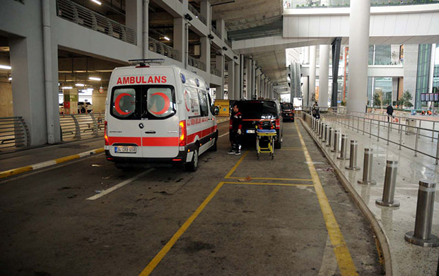 Xarici diplomat İstanbul aeroportunda intihar etdi - VİDEO